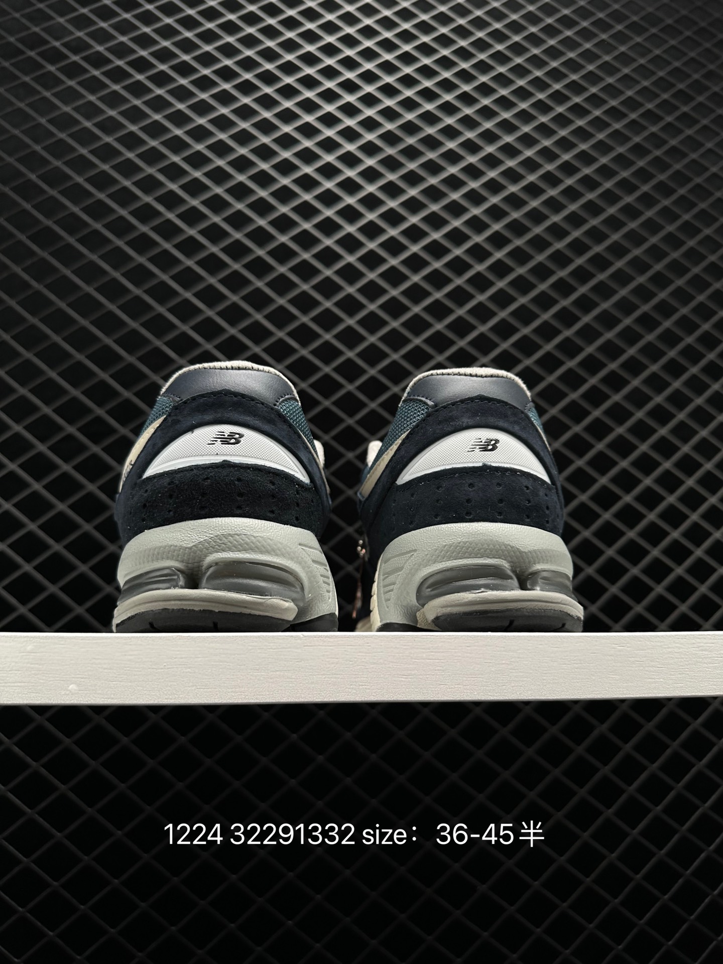 New Balance  ML2002RBA